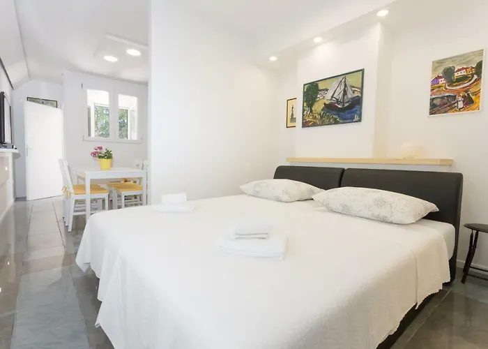 Maestro Metallic Appartement Split