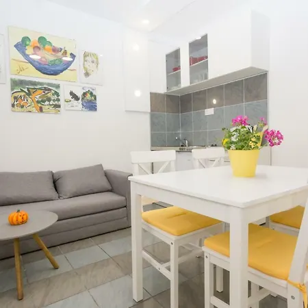 Maestro Metallic Apartment